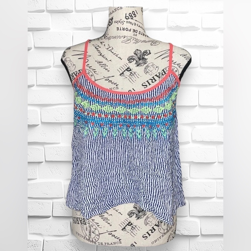 Flying Tomato Women’s Medium Cropped Top • Seersucker Stripes • Lightweight